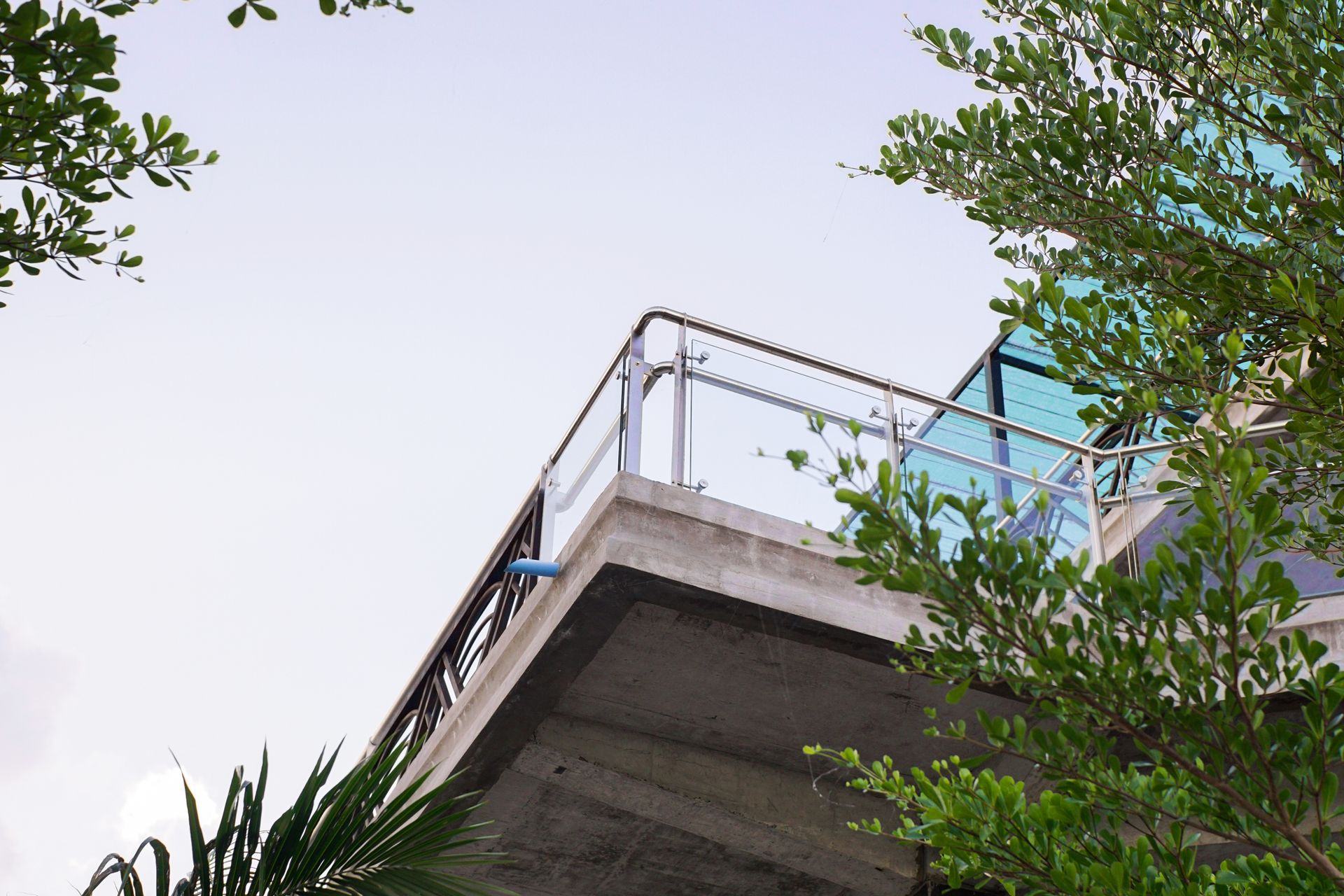 Balcony hand railing application