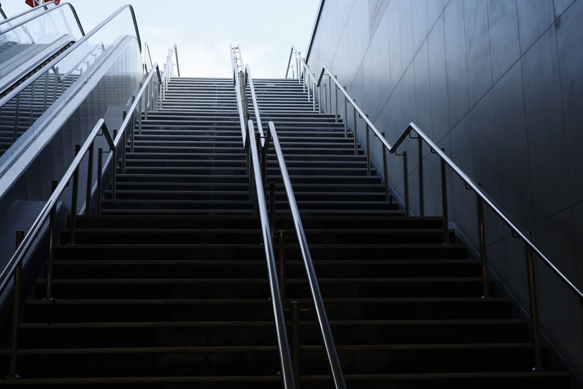 Aluminium hand railing application