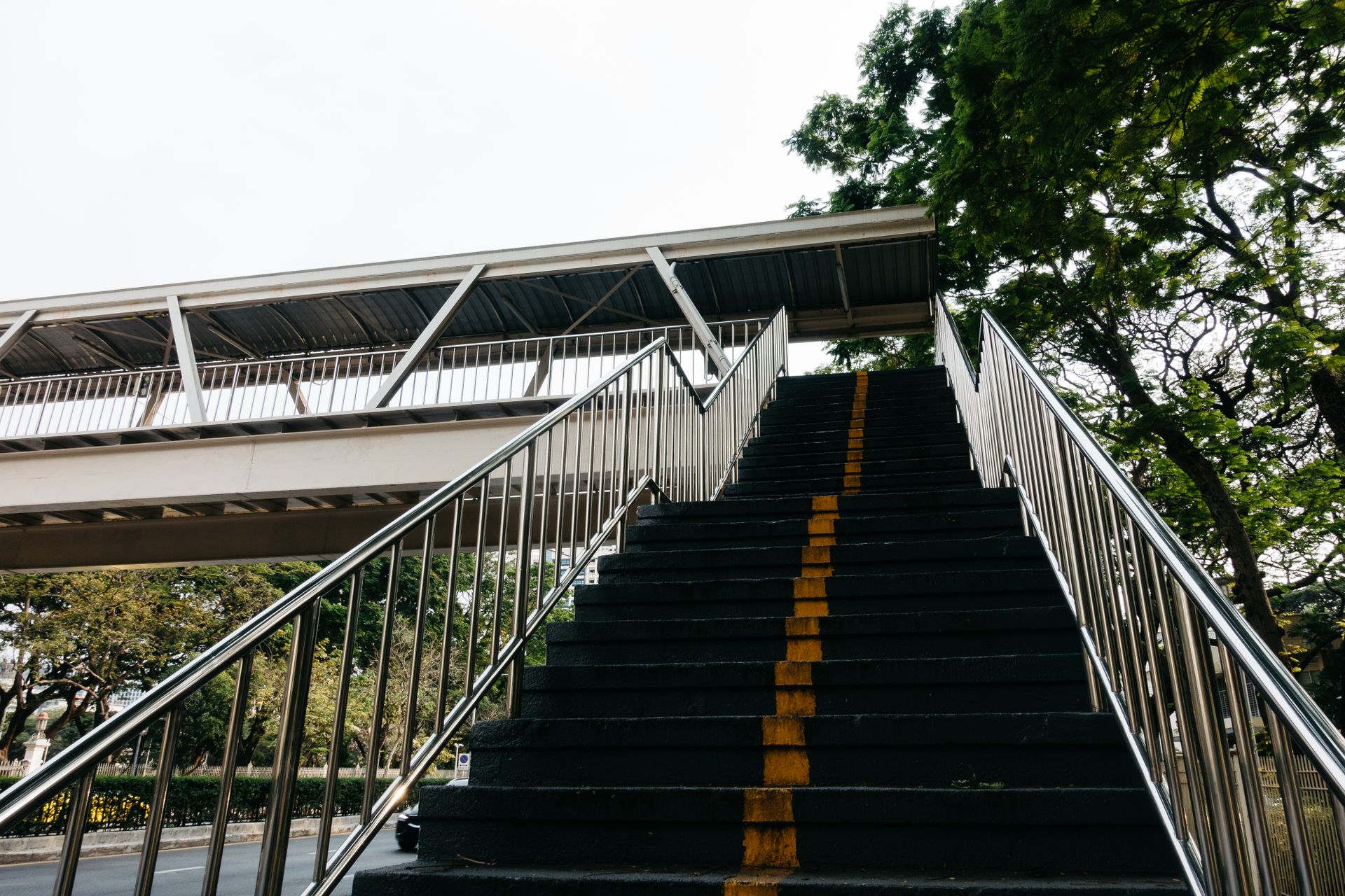 Staircase hand railing application