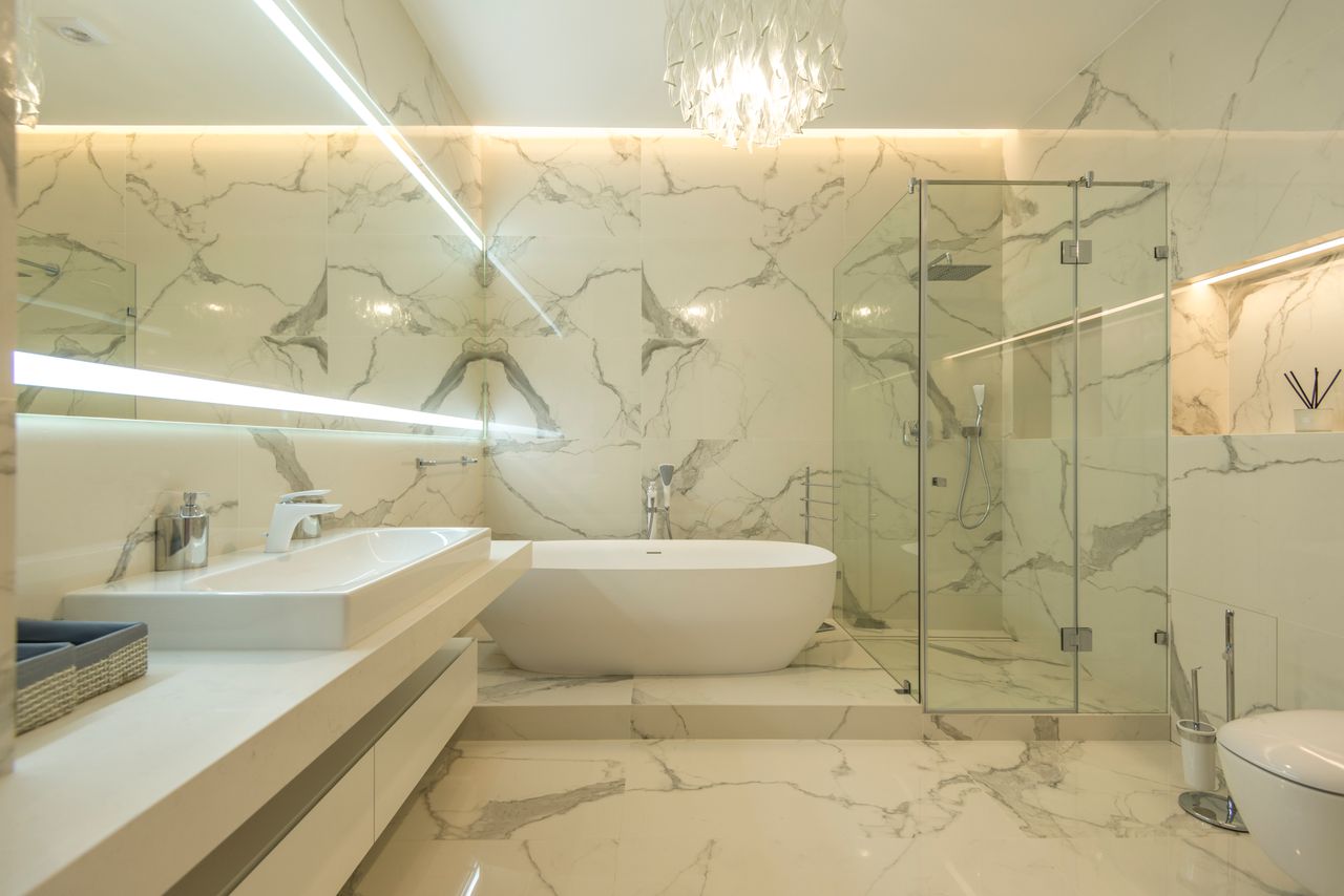 Shower cubicle for a larger bathroom