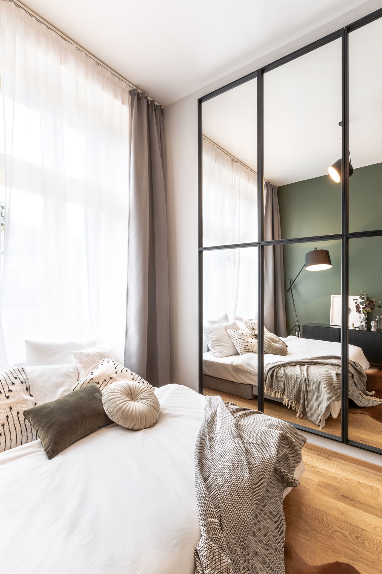 Slim profile aluminium application in a modern space
